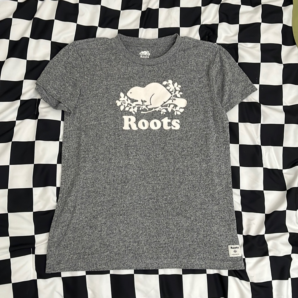 This is a Roots brand t-shirt from Canada! Size small!